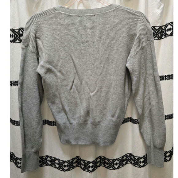 Banana Republic gray ribbed knit faux wrap cropped sweater deep V-neck small - Picture 8 of 10